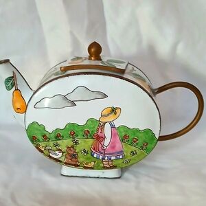 B. YEE Miniature Teapot